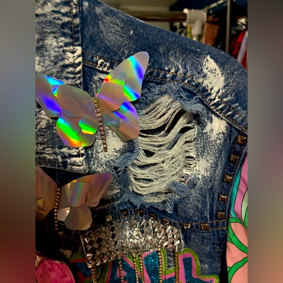 Vibrant Women's Jean Jacket by PR Designer Jazz with Artistic Flair. Fits 2x- 3x - Picture 7 of 15